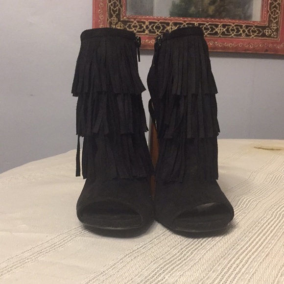 Like-New Black Fringe & Wood Heels - Picture 3 of 6